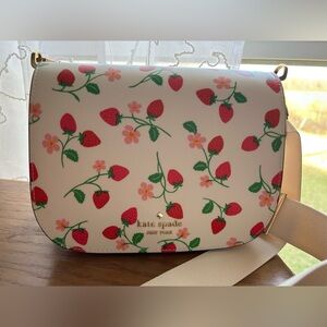 NWT Kate Spade Strawberry Vine Cream Multi Saddle Bag Purse